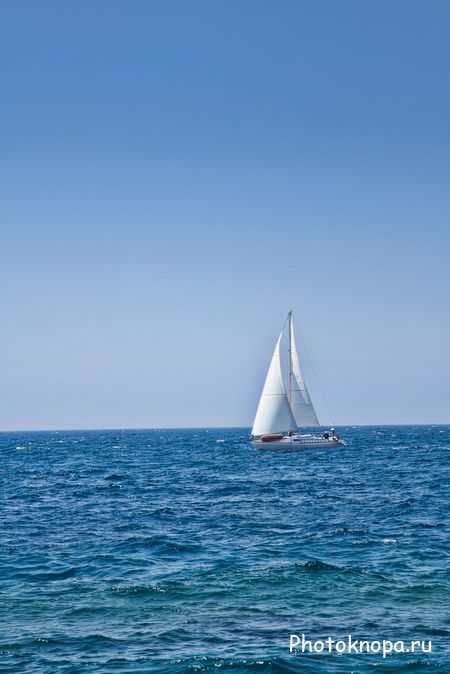 Парусники и яхты среди синего моря - Растровые клипарты, картинки
