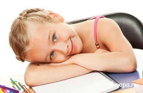 Дети школьники с учебниками - растровый клипарт Дети школьники с учебниками - растровый клипарт