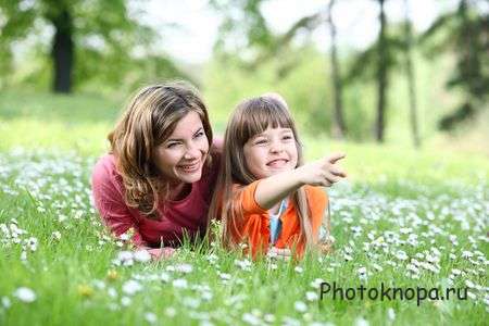 Семья на природе и дома - растровый клипарт Семья на природе и дома - растровый клипарт