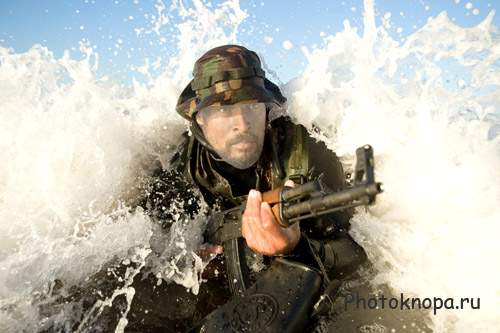 Шаблон мужской - Солдат с оружием в воде